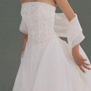 NWT Beautiful Jasmine Wedding Dress - Size 24